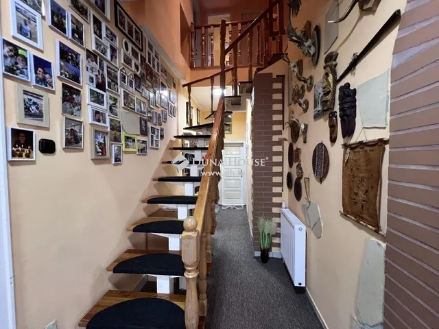 Eladó ház Nyergesújfalu 200 nm