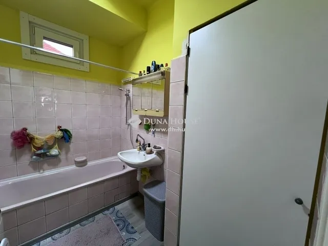 Eladó ház Nyergesújfalu 200 nm