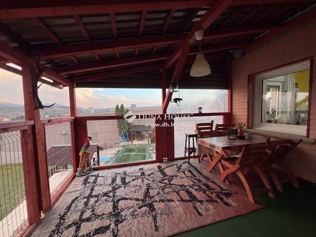 Eladó ház Nyergesújfalu 200 nm