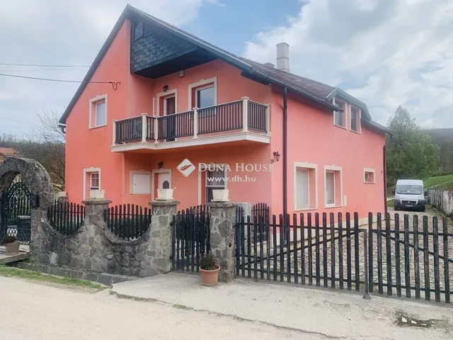 Eladó ház Bajót 200 nm