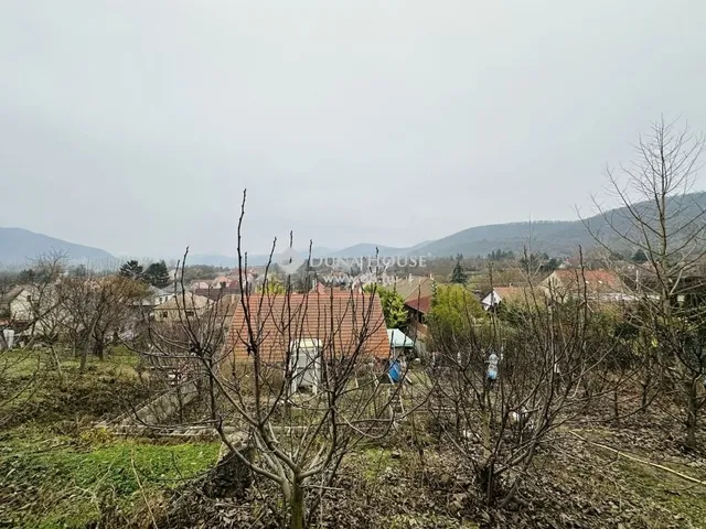 Eladó ház Pilismarót 310 nm