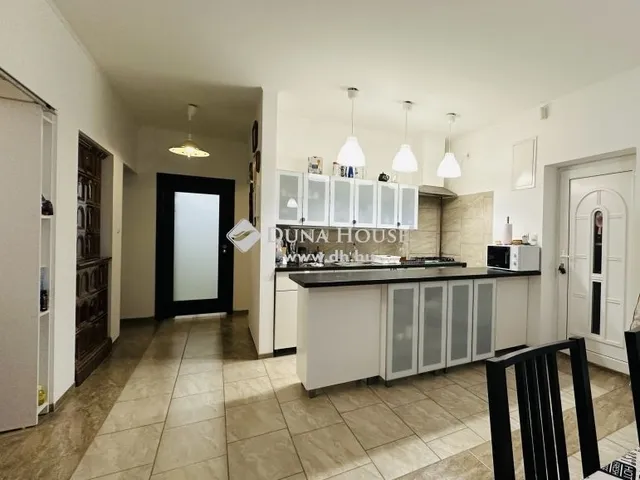 Eladó ház Pilismarót 310 nm