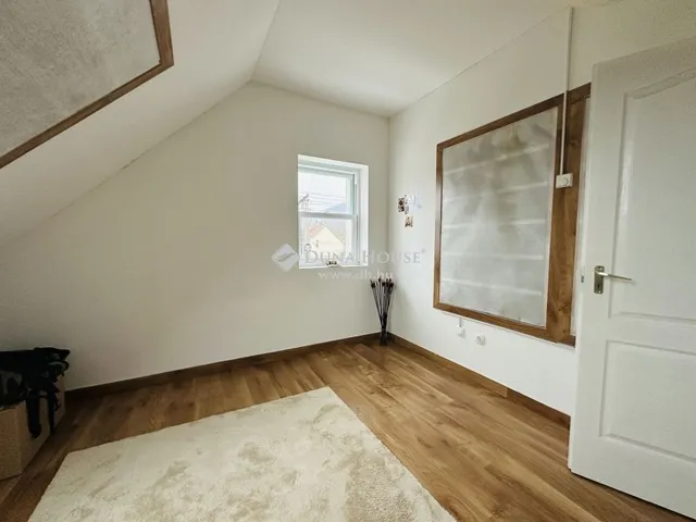 Eladó ház Pilismarót 310 nm