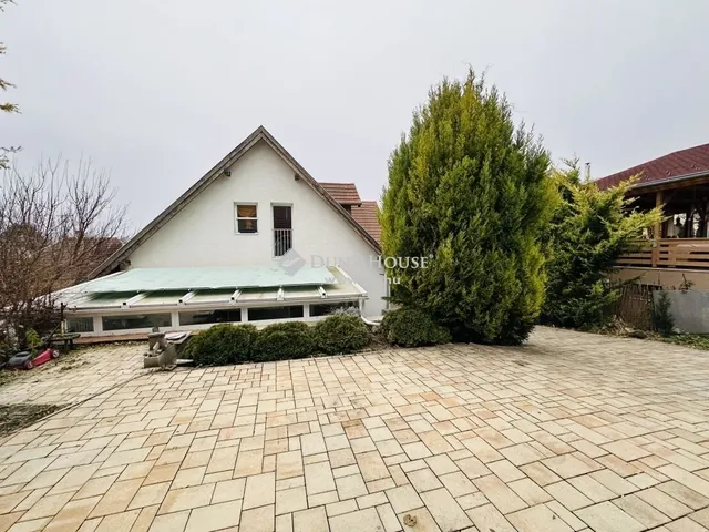 Eladó ház Pilismarót 310 nm