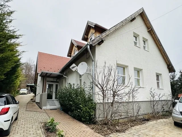 Eladó ház Pilismarót 310 nm