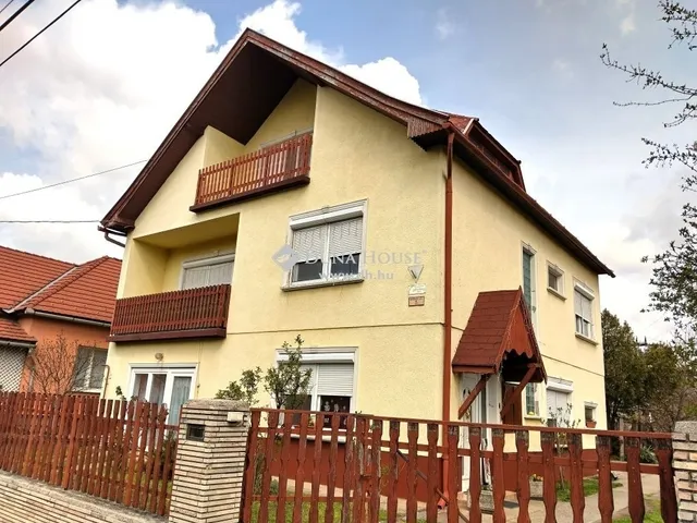 Eladó ház Piliscsév 224 nm