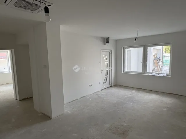 Eladó lakás Esztergom, Szentgyörgymező 69 nm