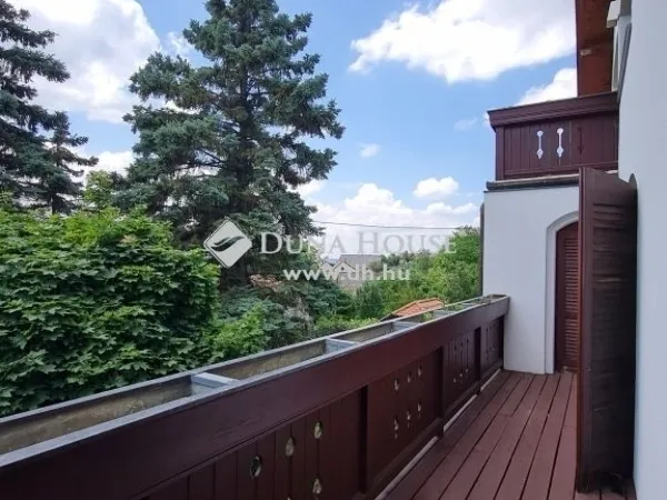 Eladó ház Kesztölc 221 nm