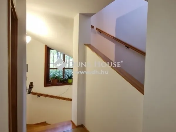 Eladó ház Kesztölc 221 nm