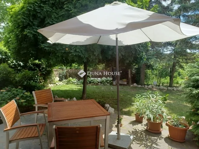 Eladó ház Kesztölc 221 nm