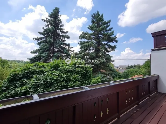 Eladó ház Kesztölc 221 nm