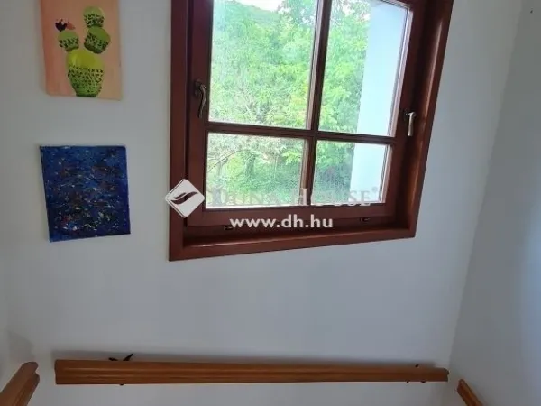 Eladó ház Kesztölc 221 nm