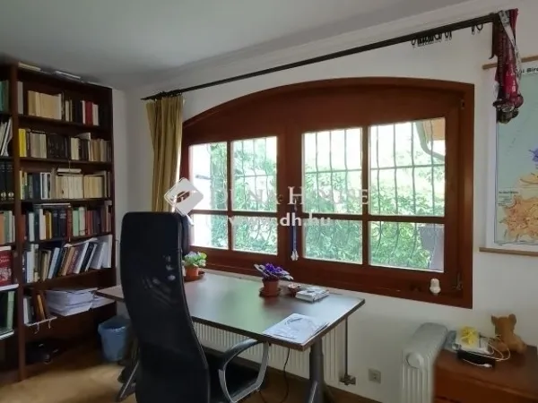 Eladó ház Kesztölc 221 nm