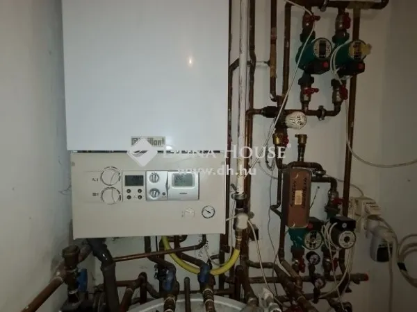 Eladó ház Kesztölc 221 nm