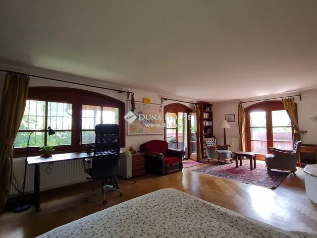 Eladó ház Kesztölc 221 nm