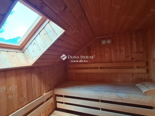 Eladó ház Kesztölc 221 nm