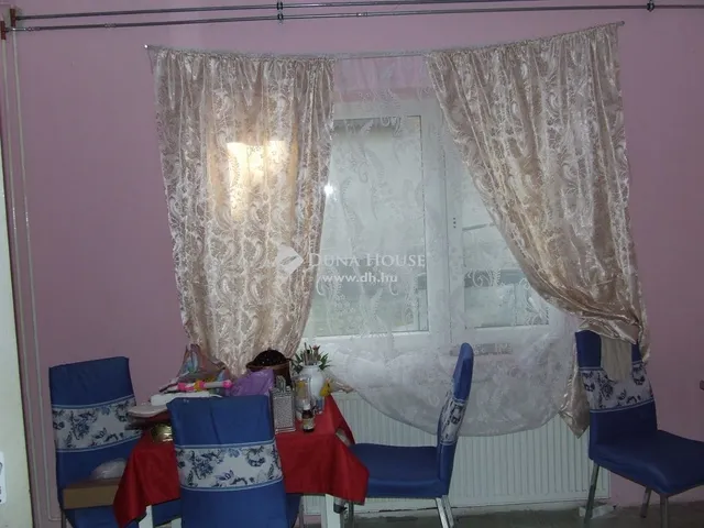 Eladó ház Esztergom 215 nm