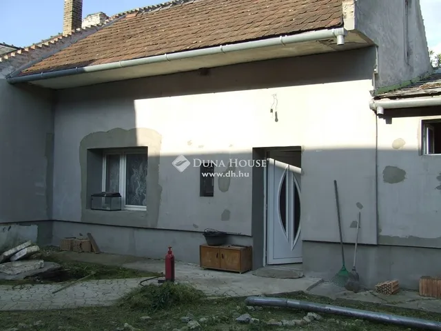 Eladó ház Esztergom 215 nm