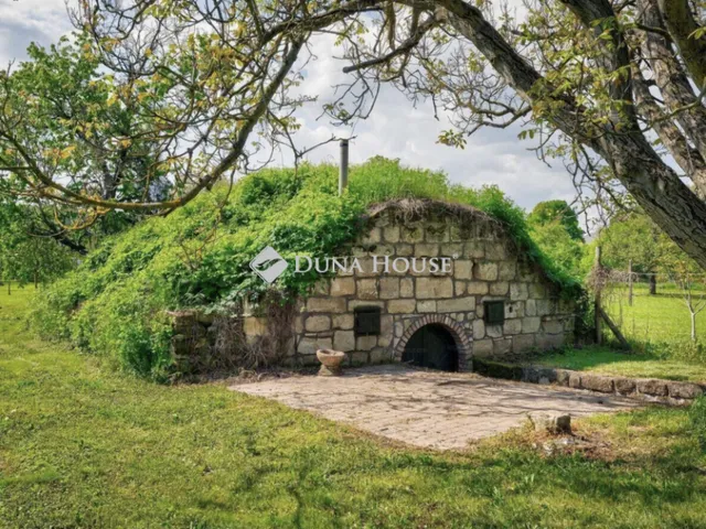 Eladó kereskedelmi és ipari ingatlan Páty 600 nm