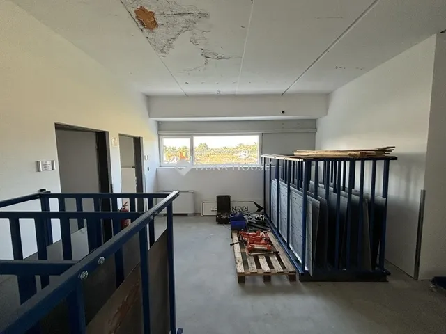 Eladó kereskedelmi és ipari ingatlan Komárom 1079 nm