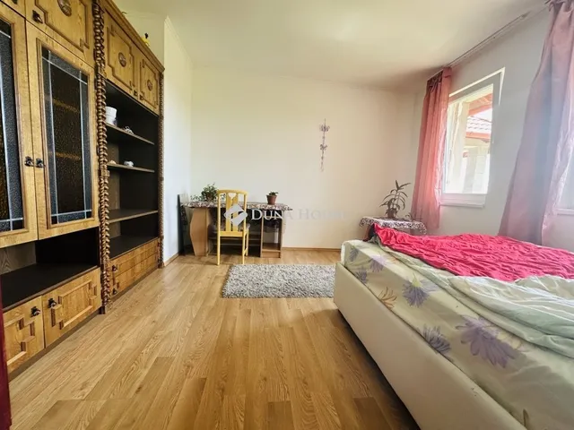 Eladó ház Kesztölc 210 nm