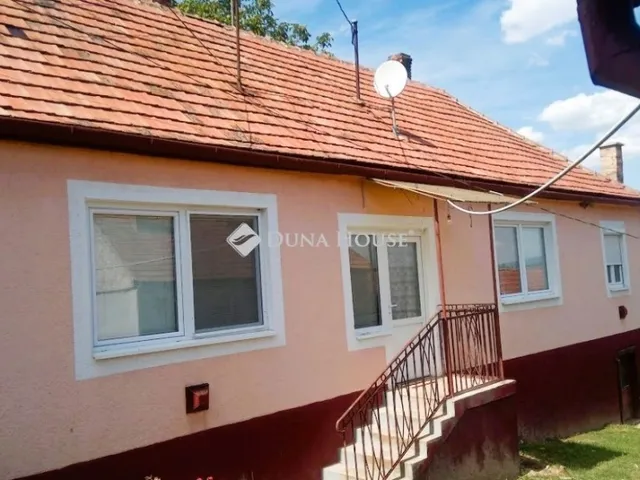 Eladó ház Bajna 75 nm
