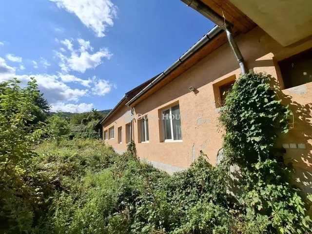 Eladó kereskedelmi és ipari ingatlan Dömös 1348 nm