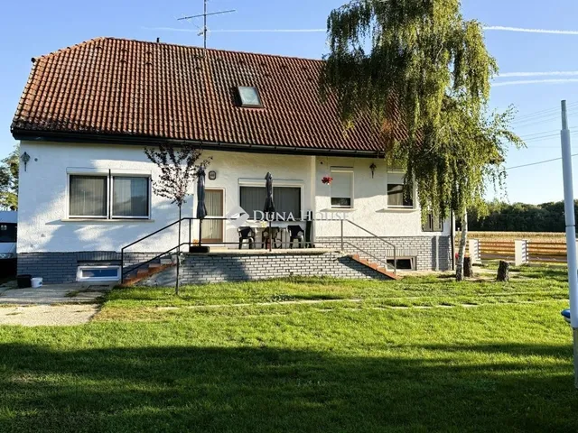 Eladó ház Bő 196 nm