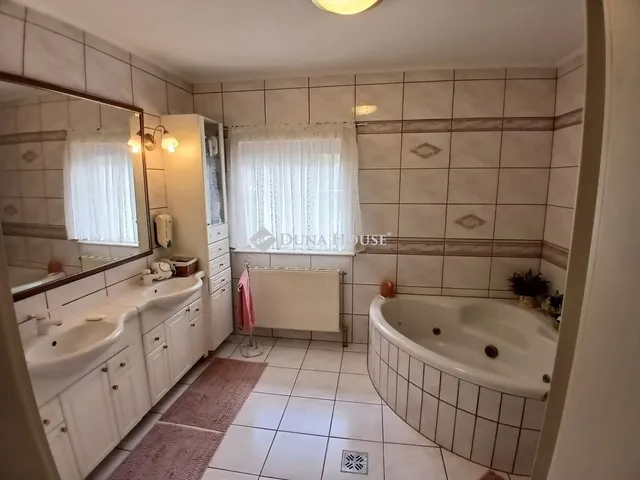 Eladó ház Esztergom 350 nm