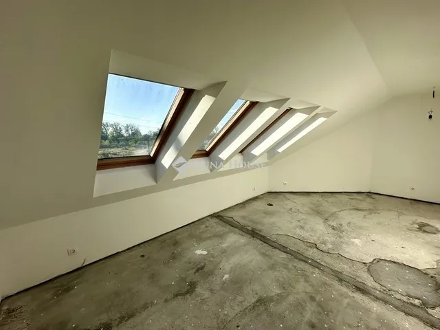 Eladó ház Leányfalu 180 nm