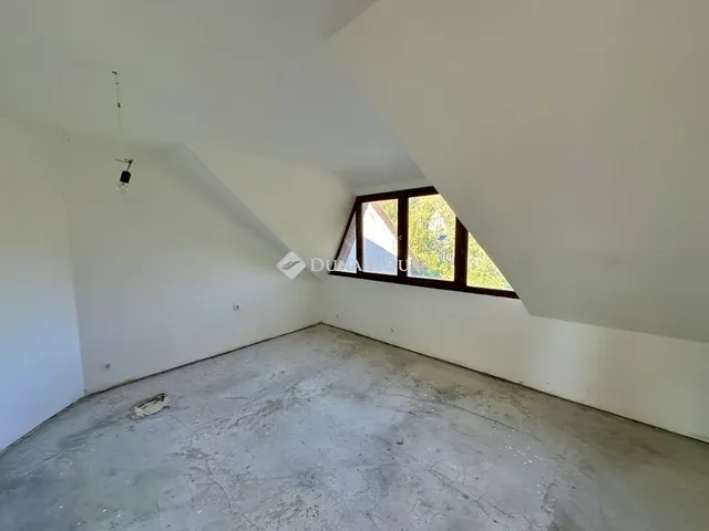 Eladó ház Leányfalu 180 nm