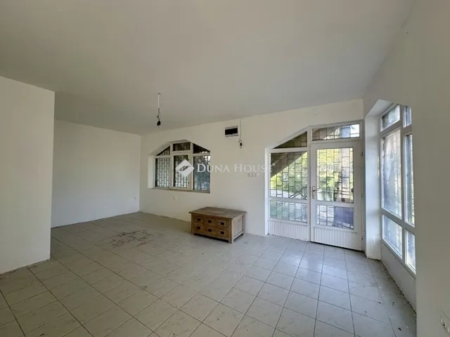 Eladó ház Leányfalu 180 nm