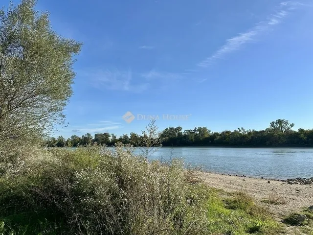 Eladó ház Leányfalu 180 nm