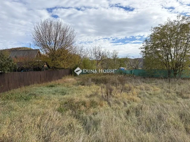 Eladó telek Esztergom 1030 nm