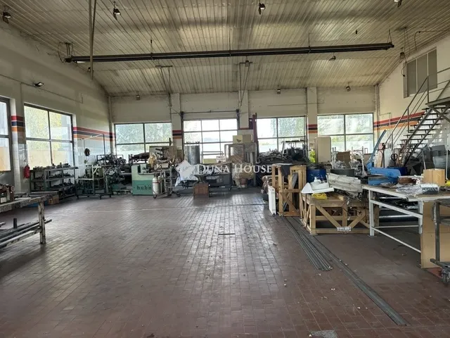 Eladó kereskedelmi és ipari ingatlan Esztergom 1400 nm