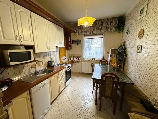 Eladó ház Csolnok 166 nm