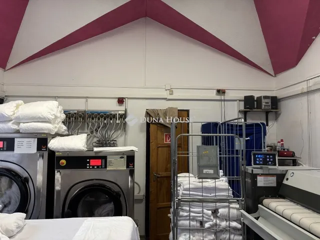 Eladó kereskedelmi és ipari ingatlan Dorog 44 nm