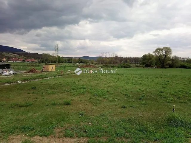 Eladó telek Kesztölc 847 nm