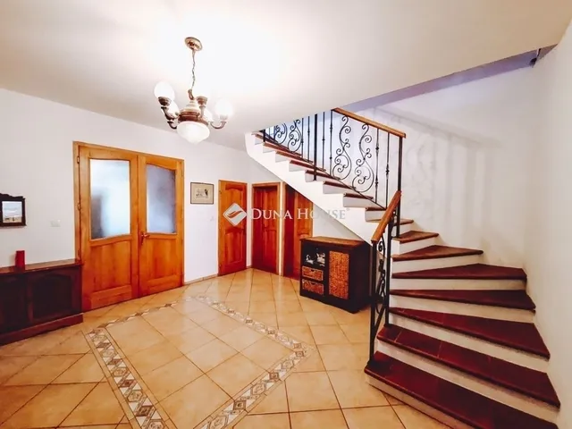 Eladó ház Solymár 245 nm