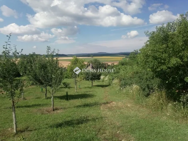 Eladó üdülő és hétvégi ház Bajna 36 nm