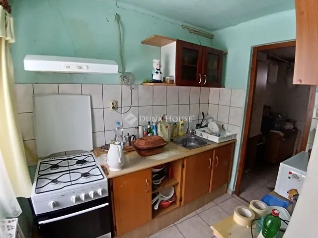 Eladó ház Epöl 98 nm