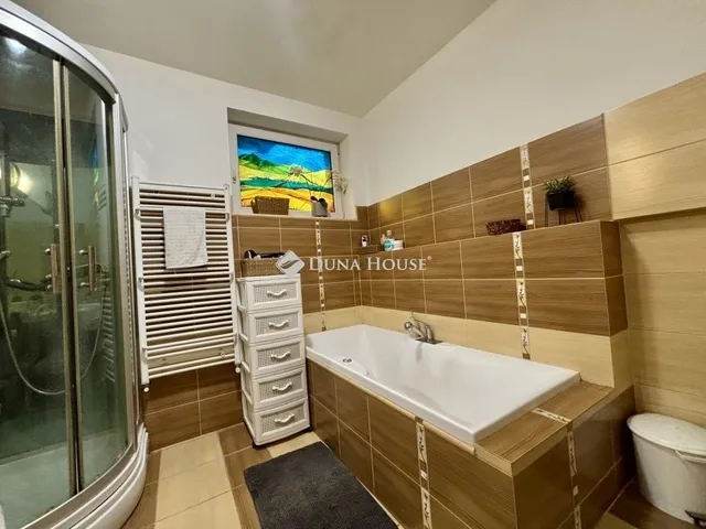 Eladó ház Tokod 216 nm