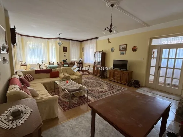 Eladó ház Pilismarót 210 nm