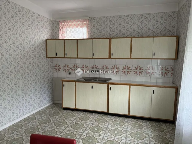 Eladó ház Tokod 220 nm