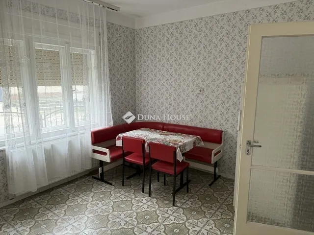 Eladó ház Tokod 220 nm