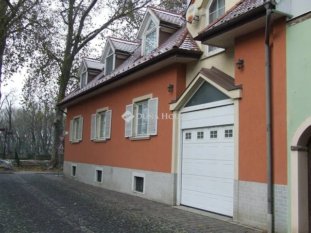 Eladó ház Esztergom 325 nm