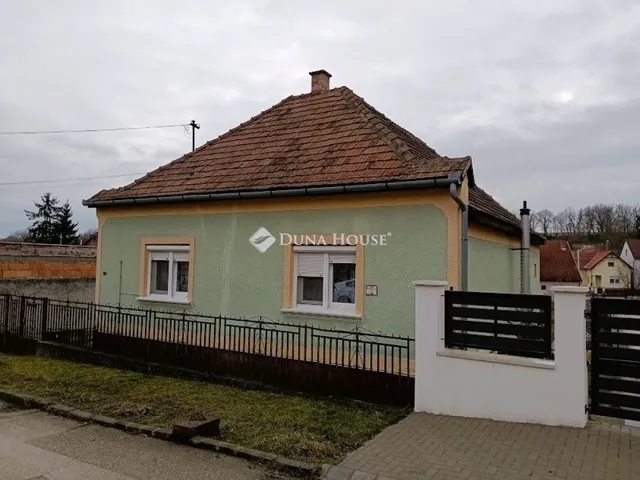 Eladó ház Bajna 70 nm