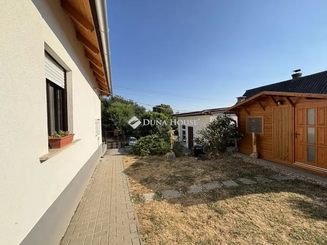 Eladó ház Bajót 58 nm