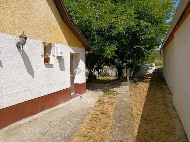 Eladó ház Epöl 75 nm