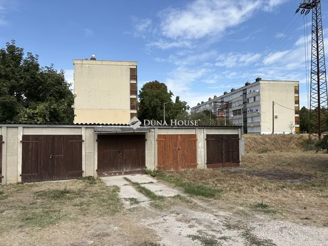 Eladó garázs Esztergom 22 nm